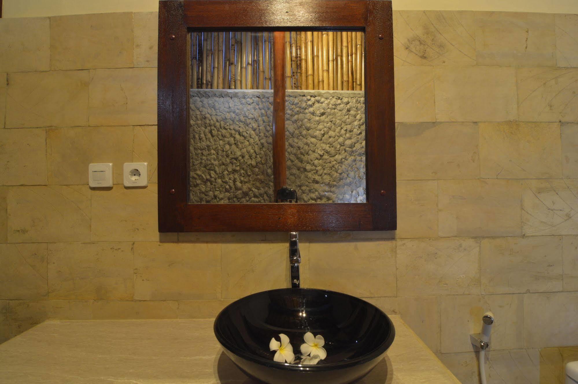 Shu Villa Lombok Kuta  Exterior foto
